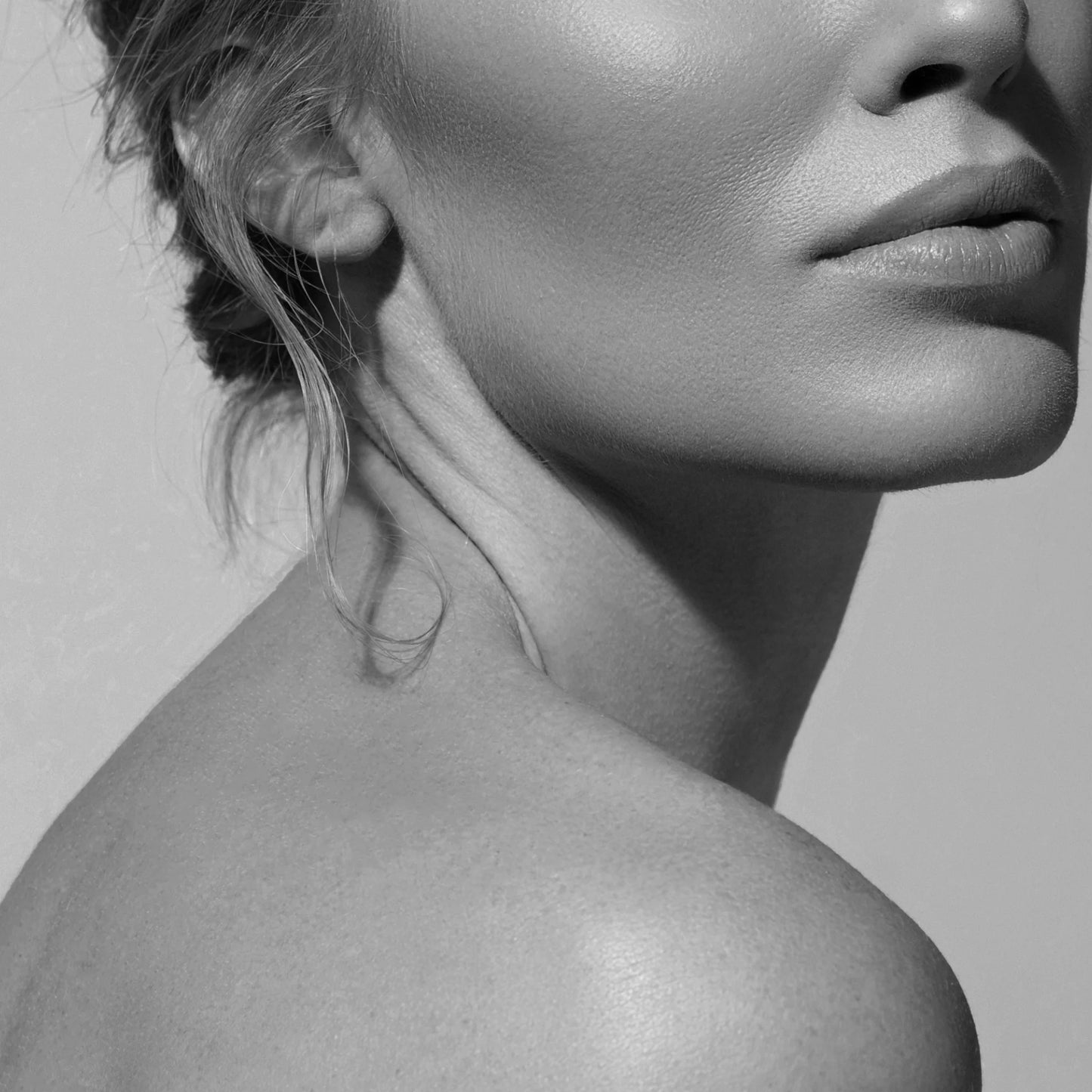 Firm Density Neck & Bust Cream ✈️