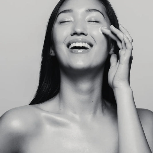 Youthful Skin Set met antioxidantcrème en oogcrème. Verzacht fijne lijntjes, herstelt elasticiteit en verfrist de teint. Nu tijdelijk met gratis mini.