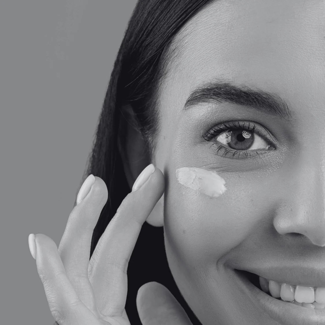 pigmentvlekken verminderen
huid egaliseren
droge huid kalmeren
huid voeden en hydrateren
anti-aging serum
verstevigend gezichtsmasker
antioxidant bescherming
QMS huidverzorging
travelsize skincare
huidverzorgingsset