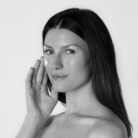 Anti-aging huidverzorging
Huidverzorging met antioxidanten
Jeugdige uitstraling met antioxidanten
Rimpelverminderende crème
Dag- en nachtverzorging tegen veroudering
Huidverzorging voor stralende huid
Herstellende anti-aging crème