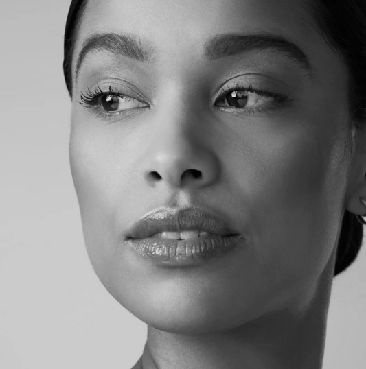 Zonnebrand voor de huidbarrière
Hoogwaardige zonnebrandcrème
Zonnecrème voor een zijdezachte huid
Zonnebrand met velvethoudend effect
Anti-aging zonbescherming
Zonnebescherming met SPF 50 voor de huid
Derma Expert SPF 50
Sun Shield voor alle huidtypen