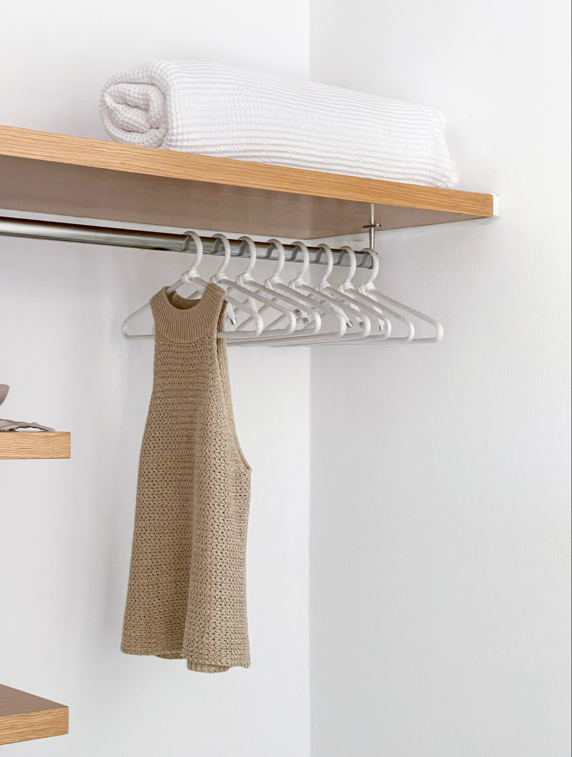 PEPPERMINT ROPE HANGER